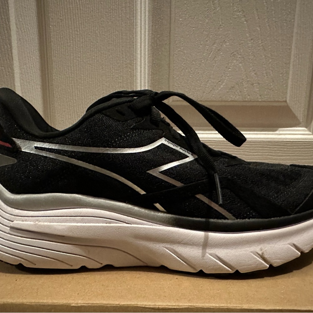 Diadora Women EQUIPE NUCELO size 7.5 / 38